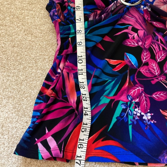 Beautiful tropical print tankini. Flattering front, Excellent condition, size 8 - Picture 7 of 8